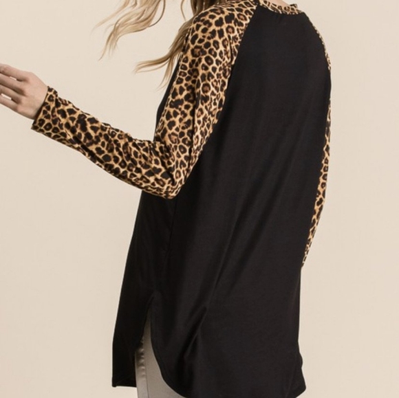 Animal Print Raglan Top - Picture 4 of 4